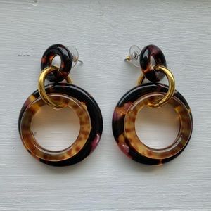 Interlocking Circle Tortoise Earrings